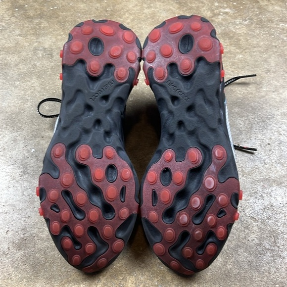 Nike React Element 87 in solar red and blue
Size: 6 - Picture 5 of 12